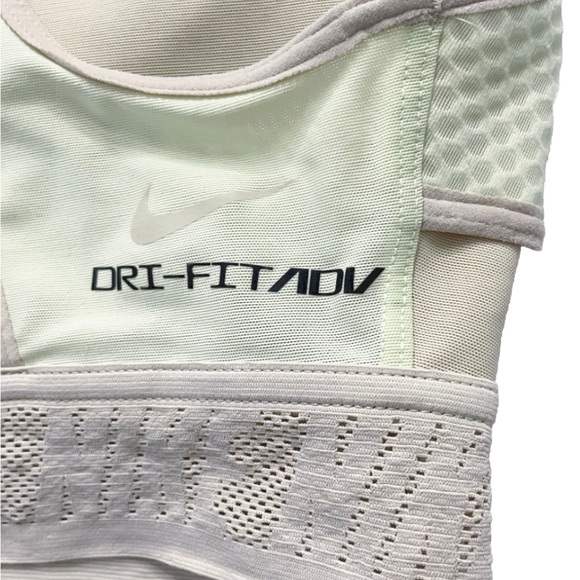 Nike Swoosh Ultrabreathe Sports Bra Womens S Green/Yellow/Cream Medium Support - Picture 6 of 7